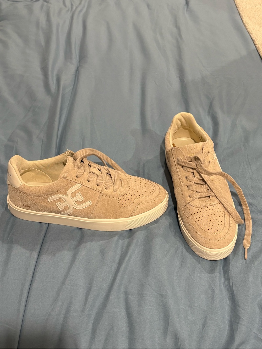NWOT Sam Edelman Beige Suede Lace-Up Sneakers